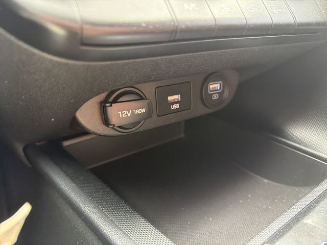 Used 2021 Hyundai Elantra SE FWD image 29