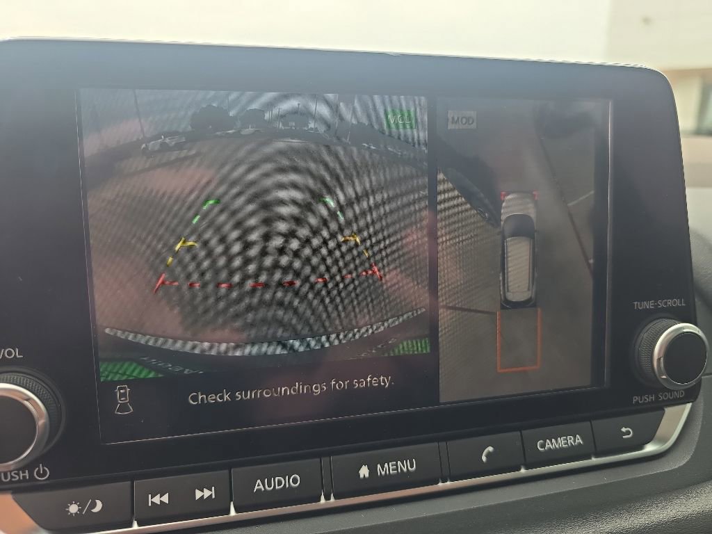 Used 2023 Nissan Rogue SL FWD image 15
