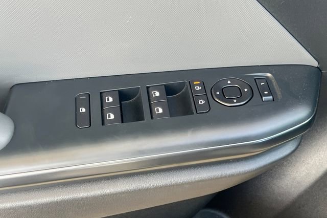 Used 2025 Kia K4 image 12