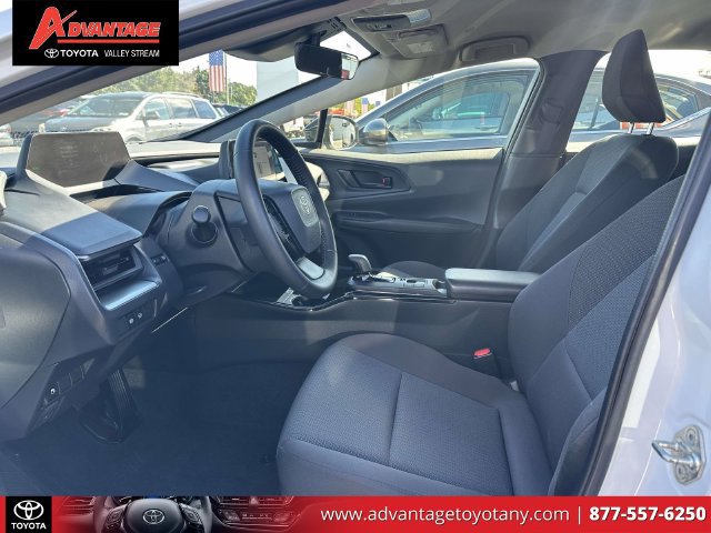 Used 2023 Toyota Prius LE AWD/4WD image 18
