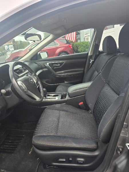 Used 2017 Nissan Altima 2.5 SV image 9