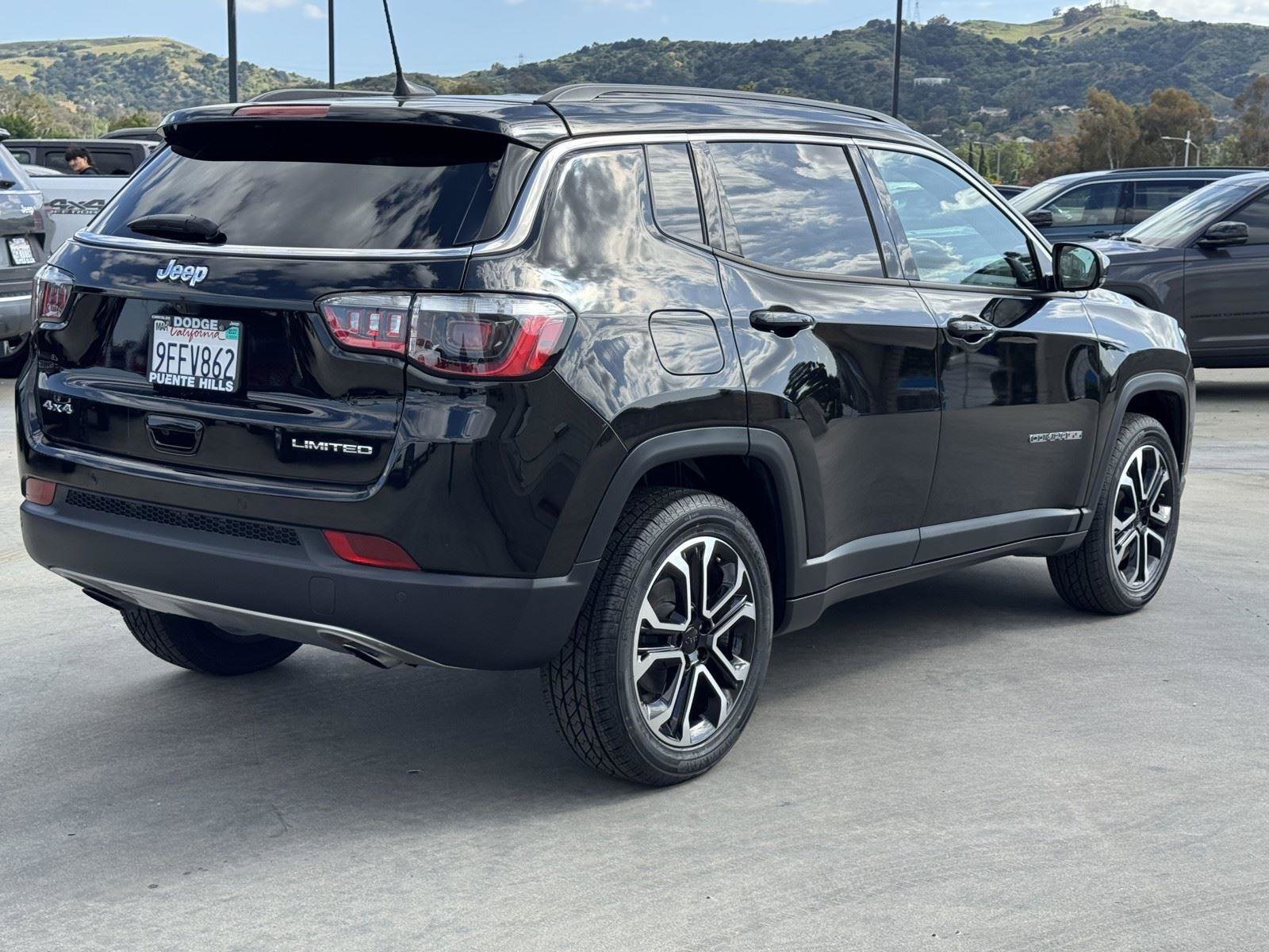 Used 2023 Jeep Compass Limited AWD/4WD image 6