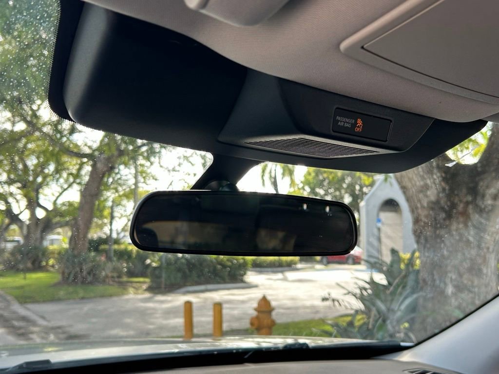 Used 2025 Nissan Pathfinder SV image 58