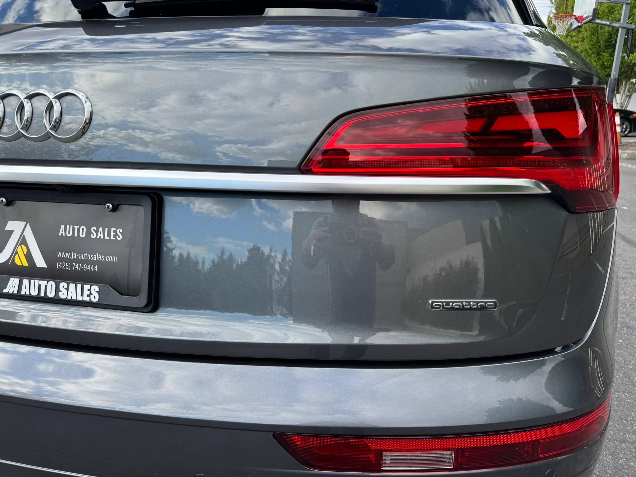 Used 2022 Audi Q5 e Premium Plus w/ Premium Plus Package AWD/4WD image 16