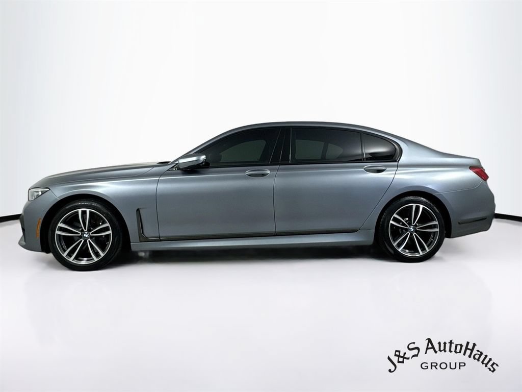 Used 2022 BMW 750i xDrive w/ Executive Package AWD/4WD image 4