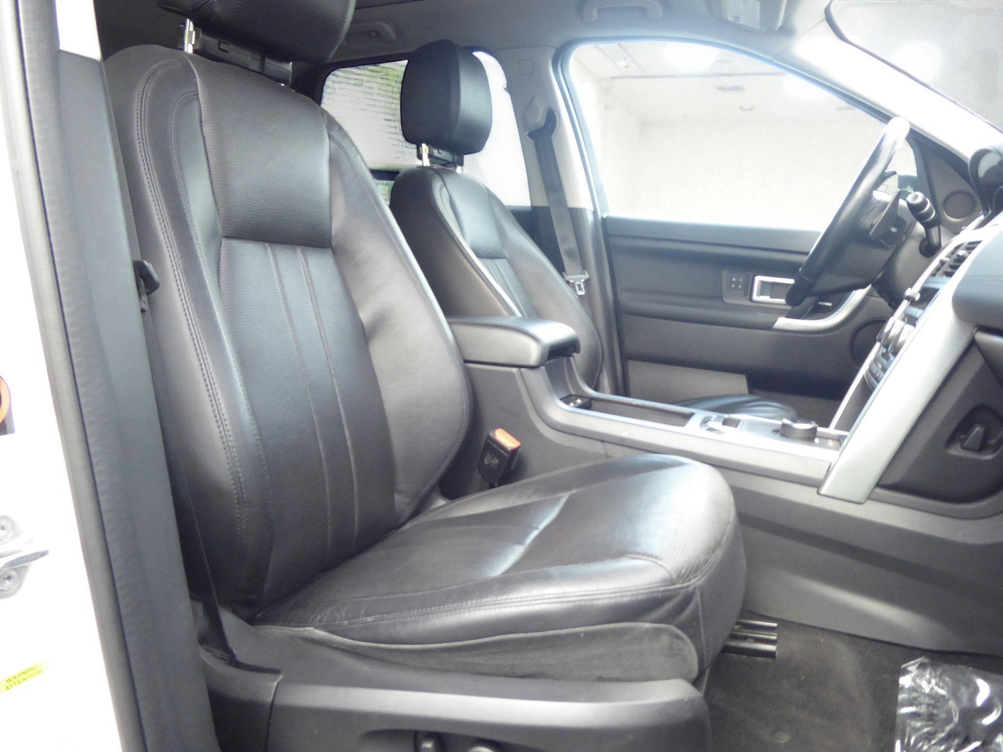 Used 2018 Land Rover Discovery Sport HSE image 14