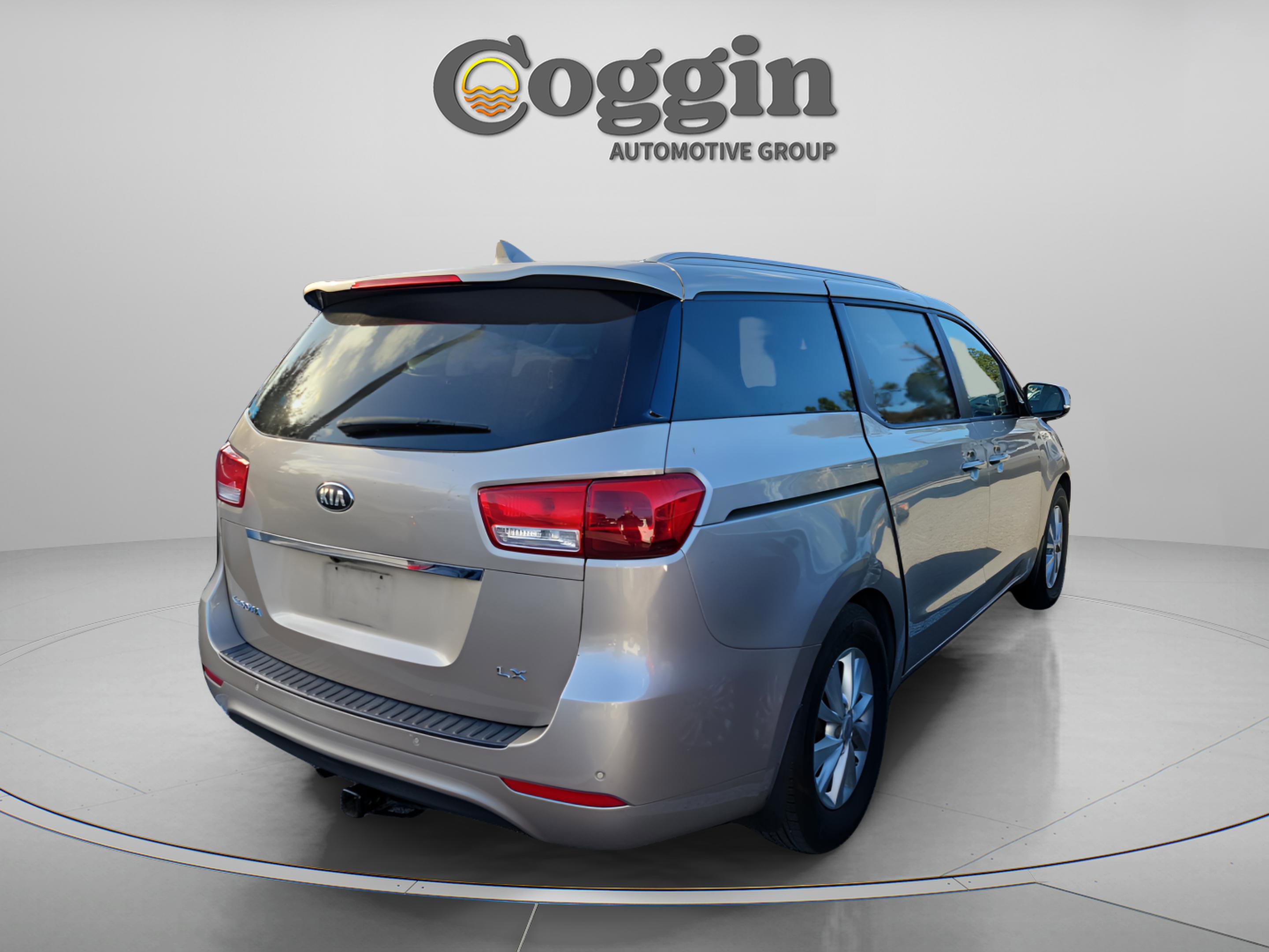 Used 2016 Kia Sedona LX w/ LX Convenience Package image 4