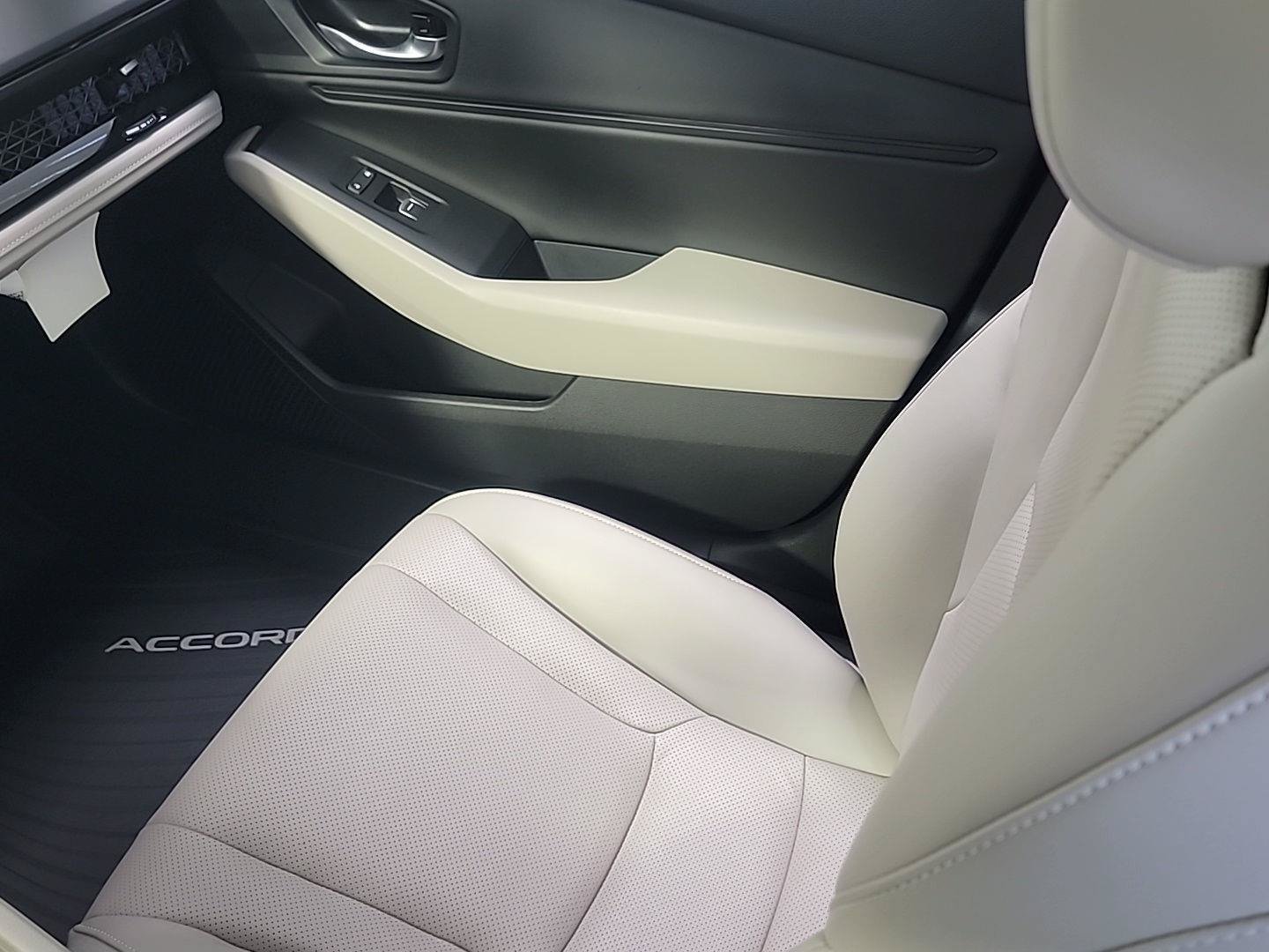Certified 2025 Honda Accord EX-L image 22
