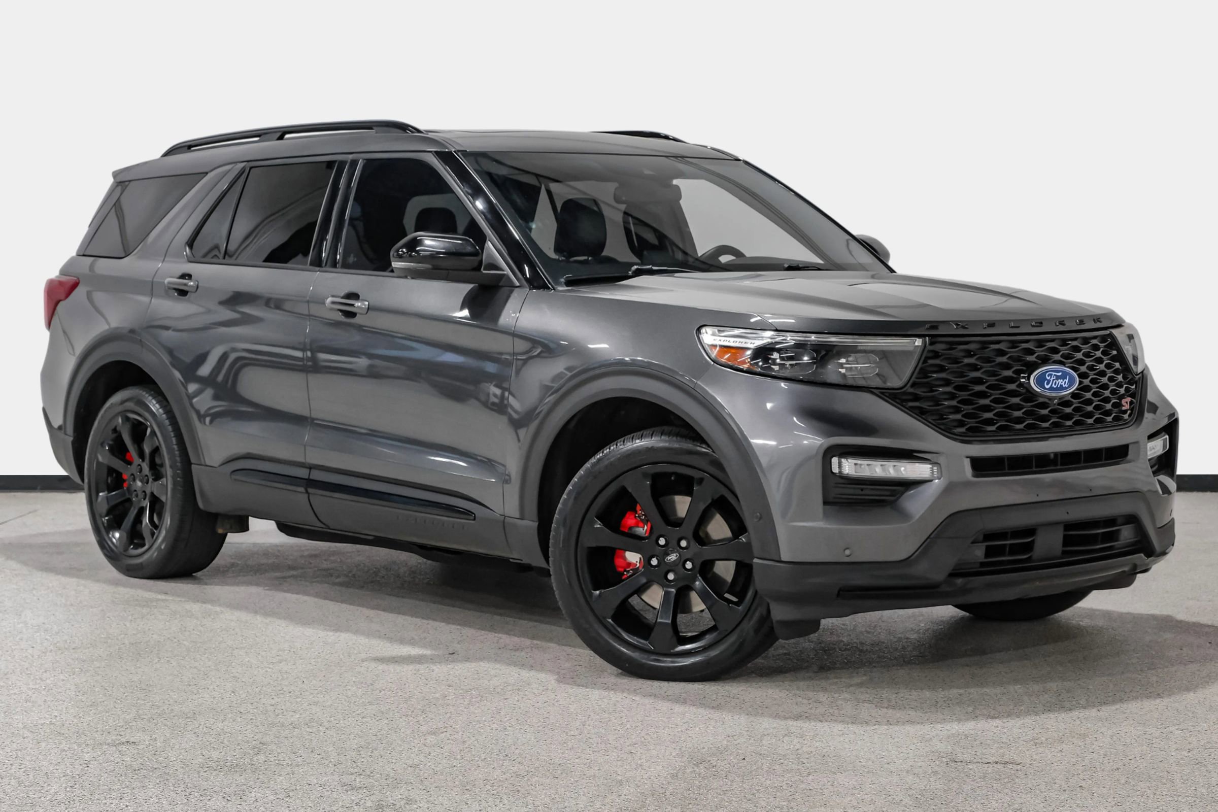 Used 2020 Ford Explorer ST w/ ST Street Pack image 4