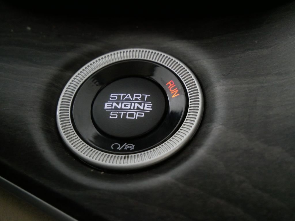 Used 2022 Jeep Grand Cherokee L Limited image 24