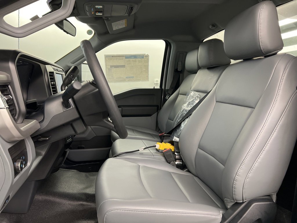 New 2025 Ford F550 4x4 Regular Cab Super Duty image 25