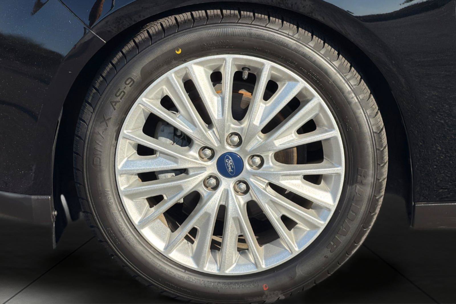 Used 2018 Ford Focus Titanium FWD image 11