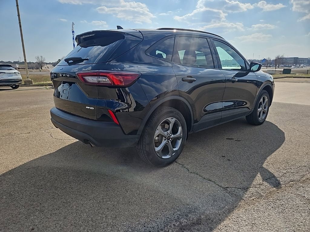 Used 2025 Ford Escape ST-Line AWD/4WD image 5