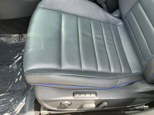 Used 2022 Volkswagen Golf R AWD/4WD image 16