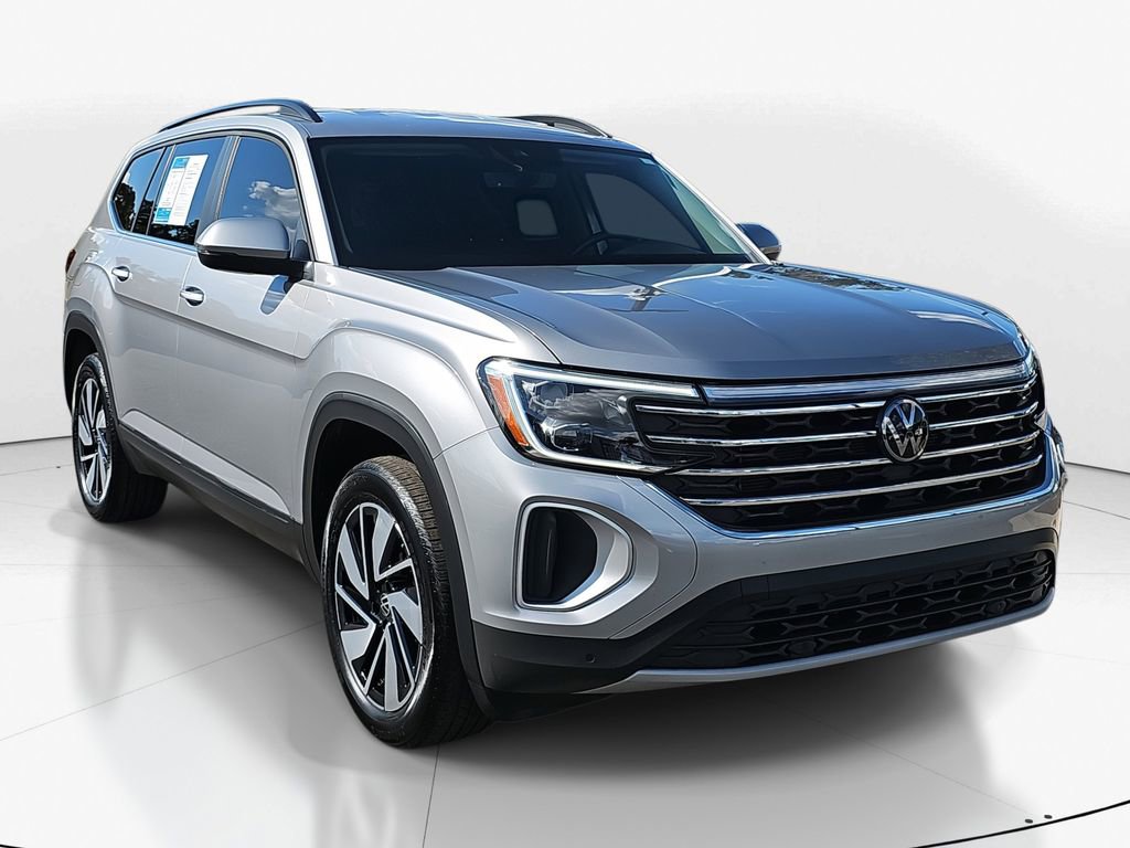 Used 2024 Volkswagen Atlas SE image 2