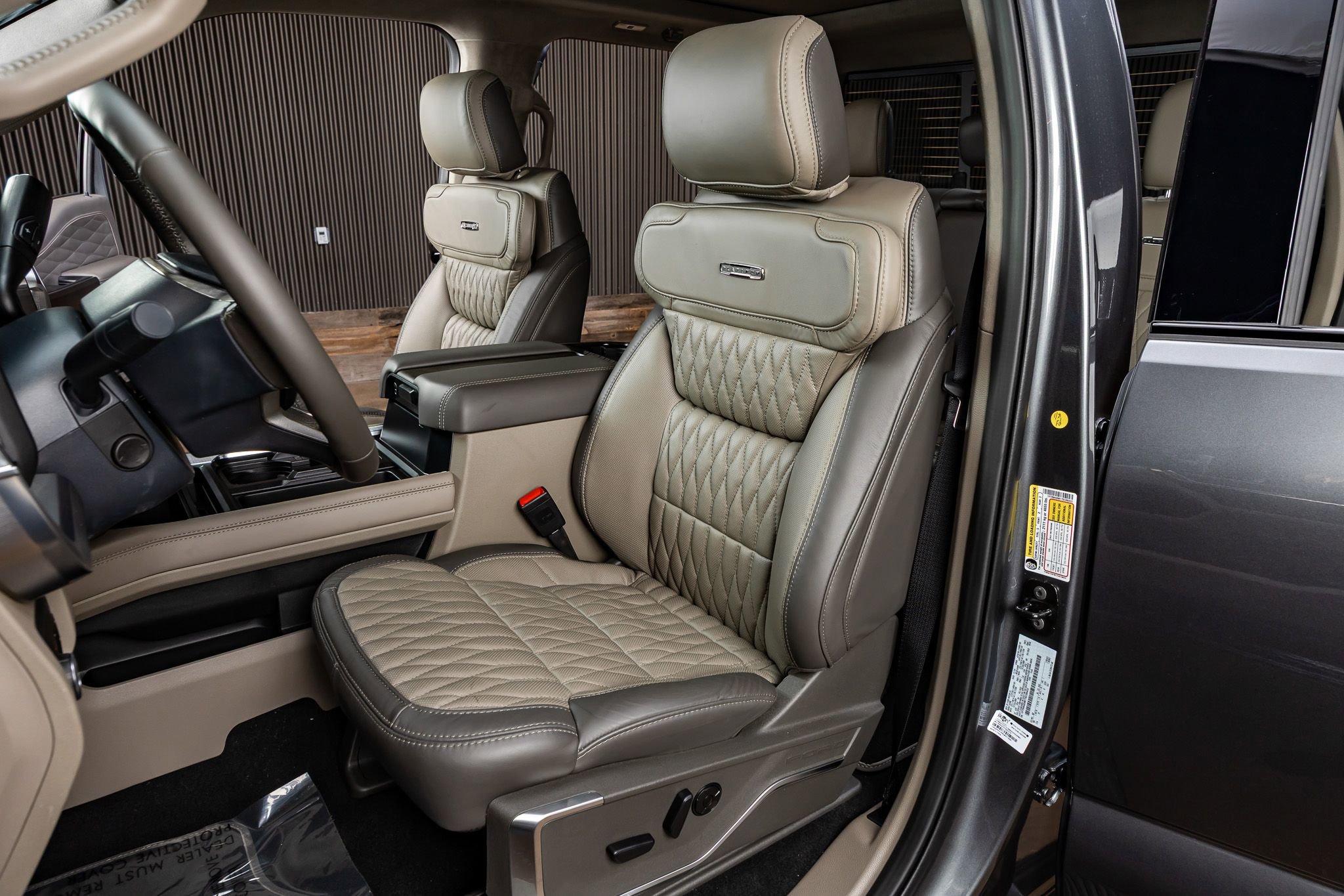 Used 2026 Ford F450 Platinum w/ Platinum Plus Package image 29