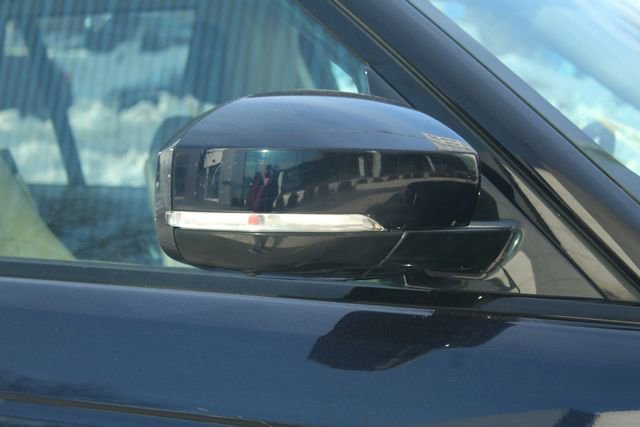 Used 2020 Land Rover Range Rover HSE image 14