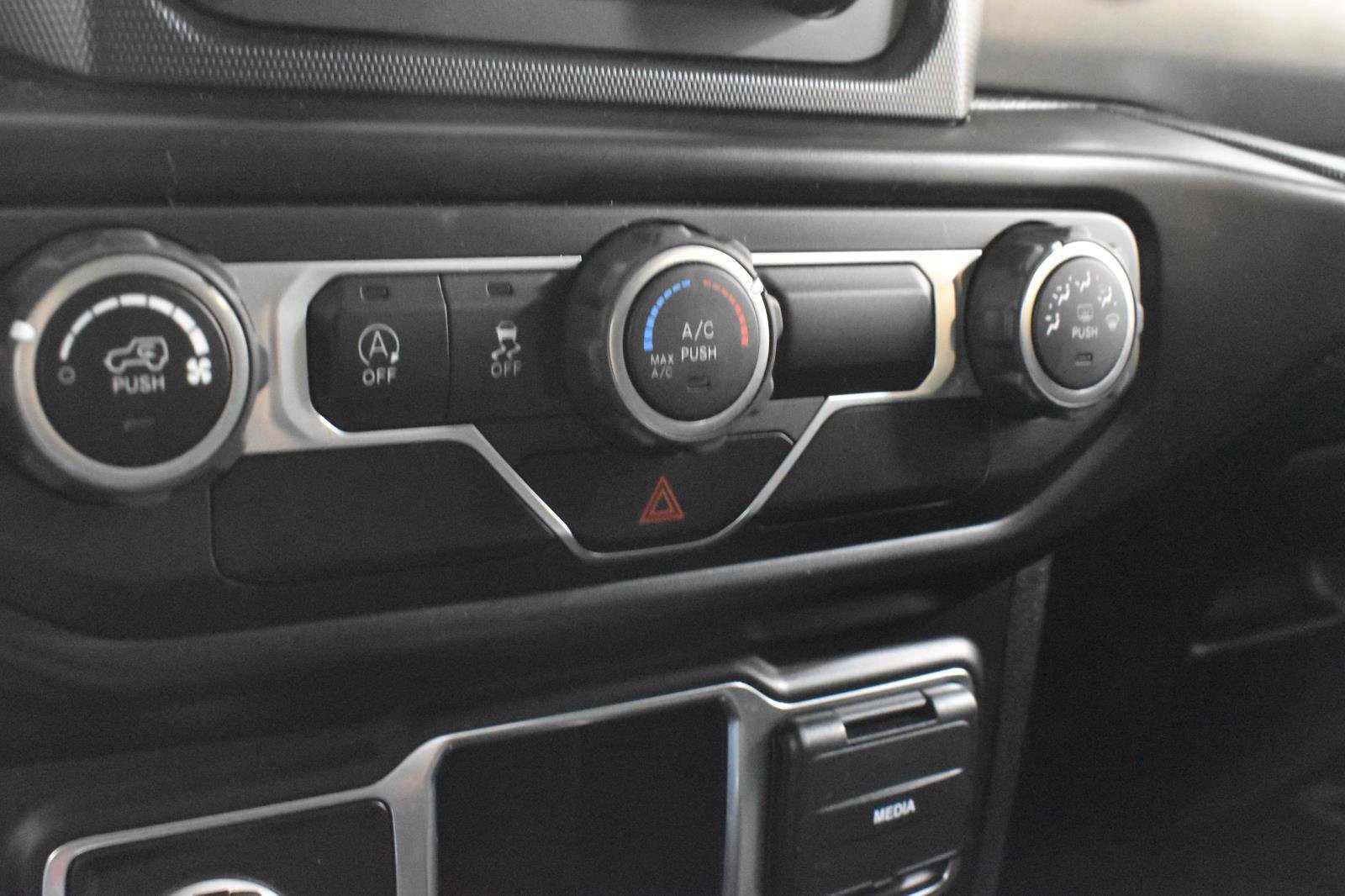 Used 2020 Jeep Wrangler Unlimited Sport image 15