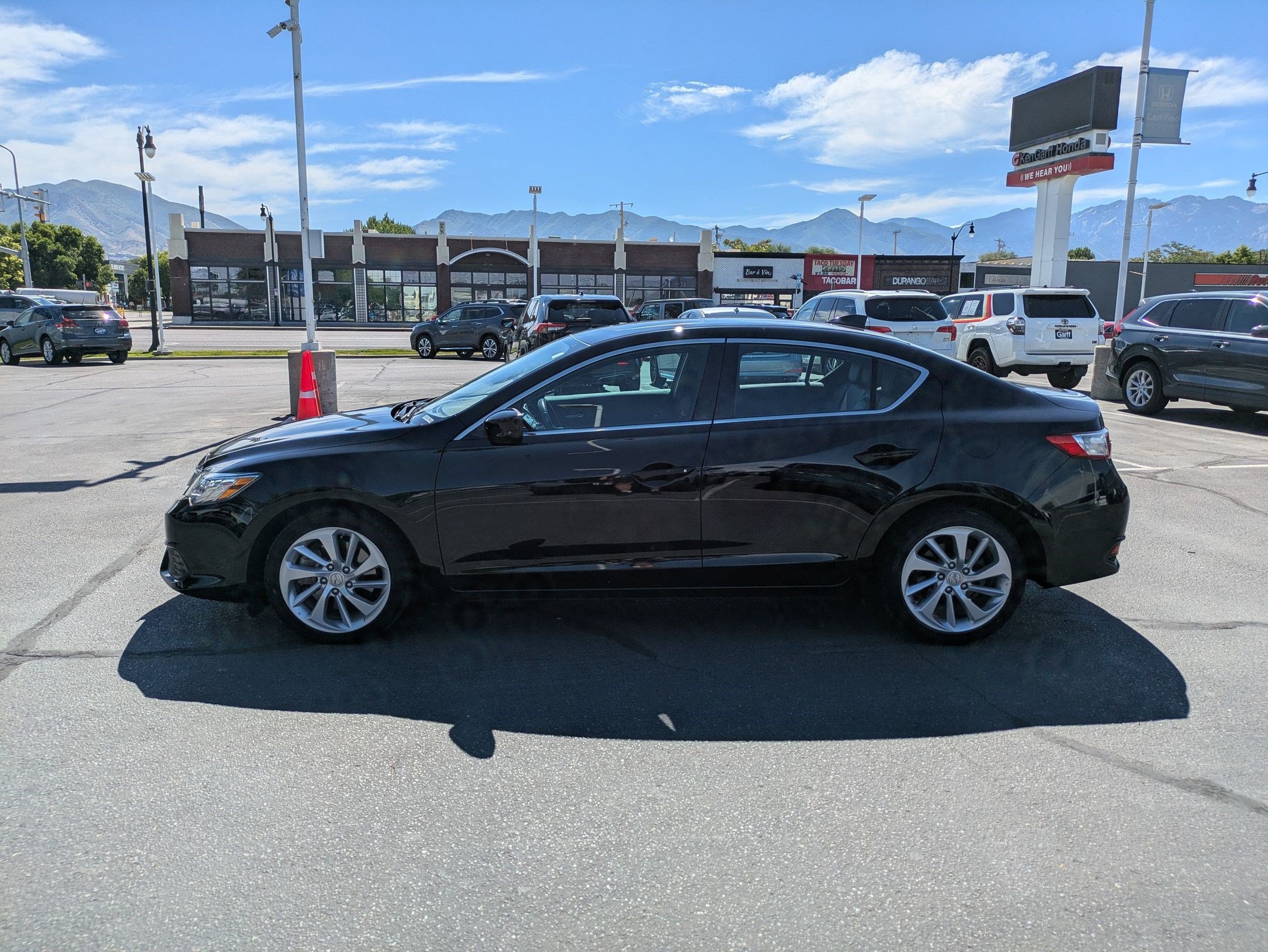 Used 2018 Acura ILX FWD image 9