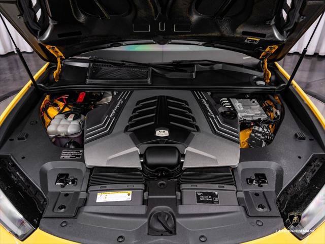 Used 2024 Lamborghini Urus Performante AWD/4WD image 6