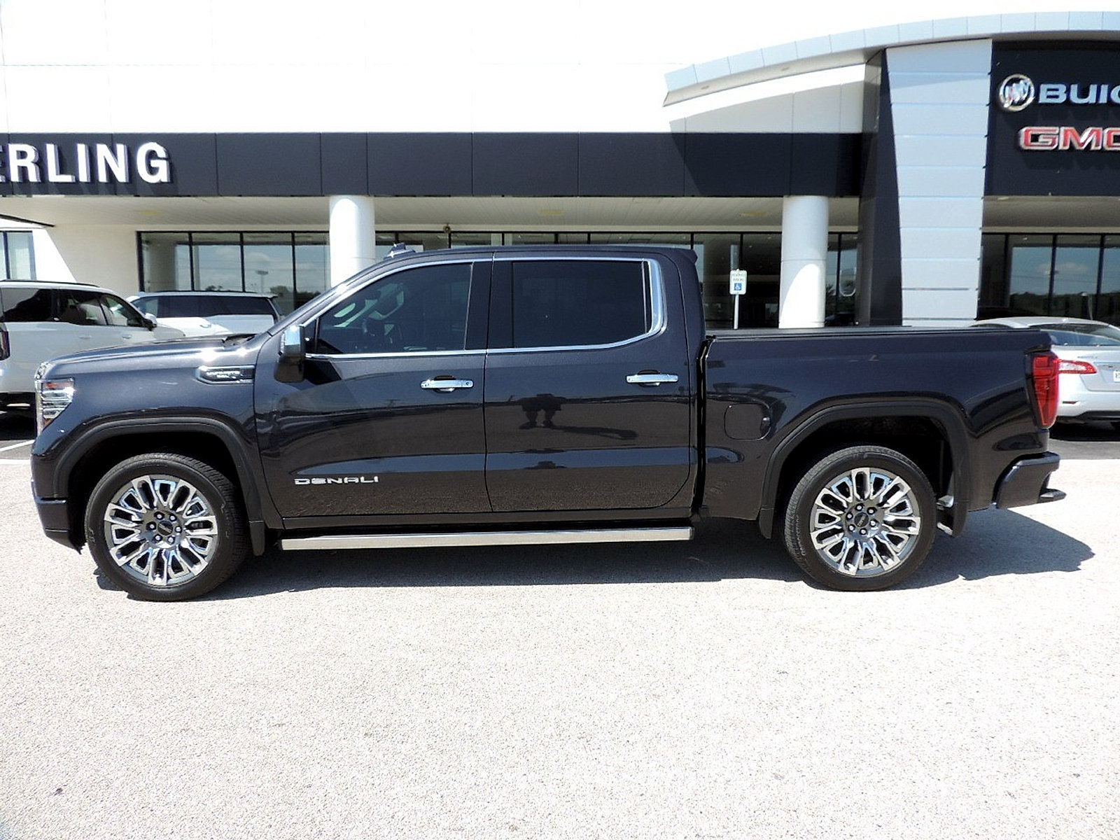 Certified 2024 GMC Sierra 1500 Denali Ultimate AWD/4WD image 8