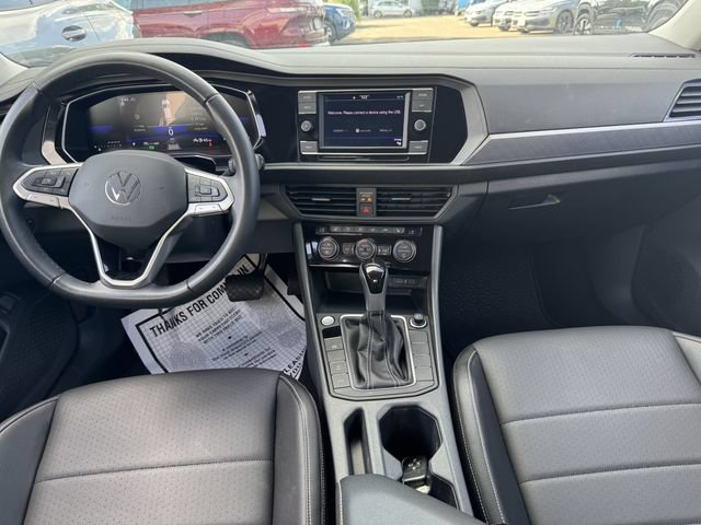Used 2023 Volkswagen Jetta SE w/ Black Wheel Package FWD image 16