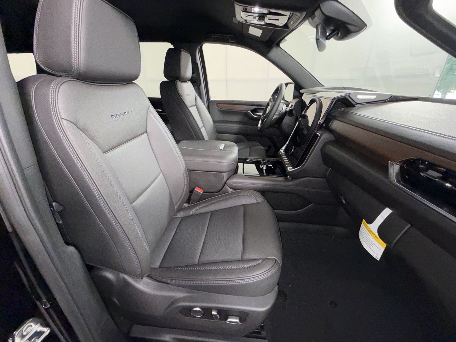 New 2026 GMC Yukon XL Denali AWD/4WD image 27