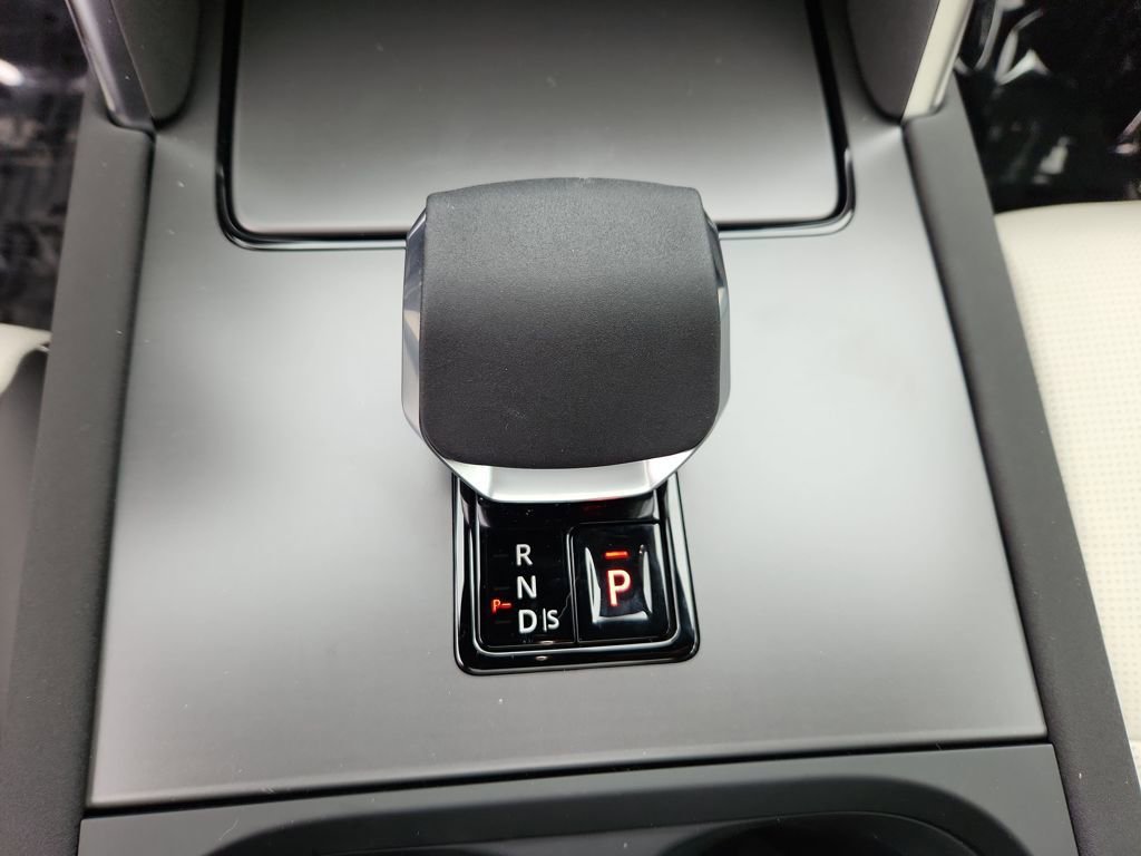 New 2026 Land Rover Discovery Sport Landmark image 16