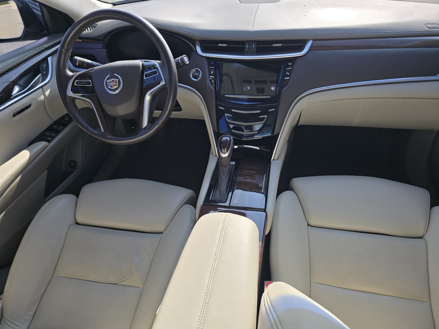 Used 2013 Cadillac XTS Platinum FWD image 23