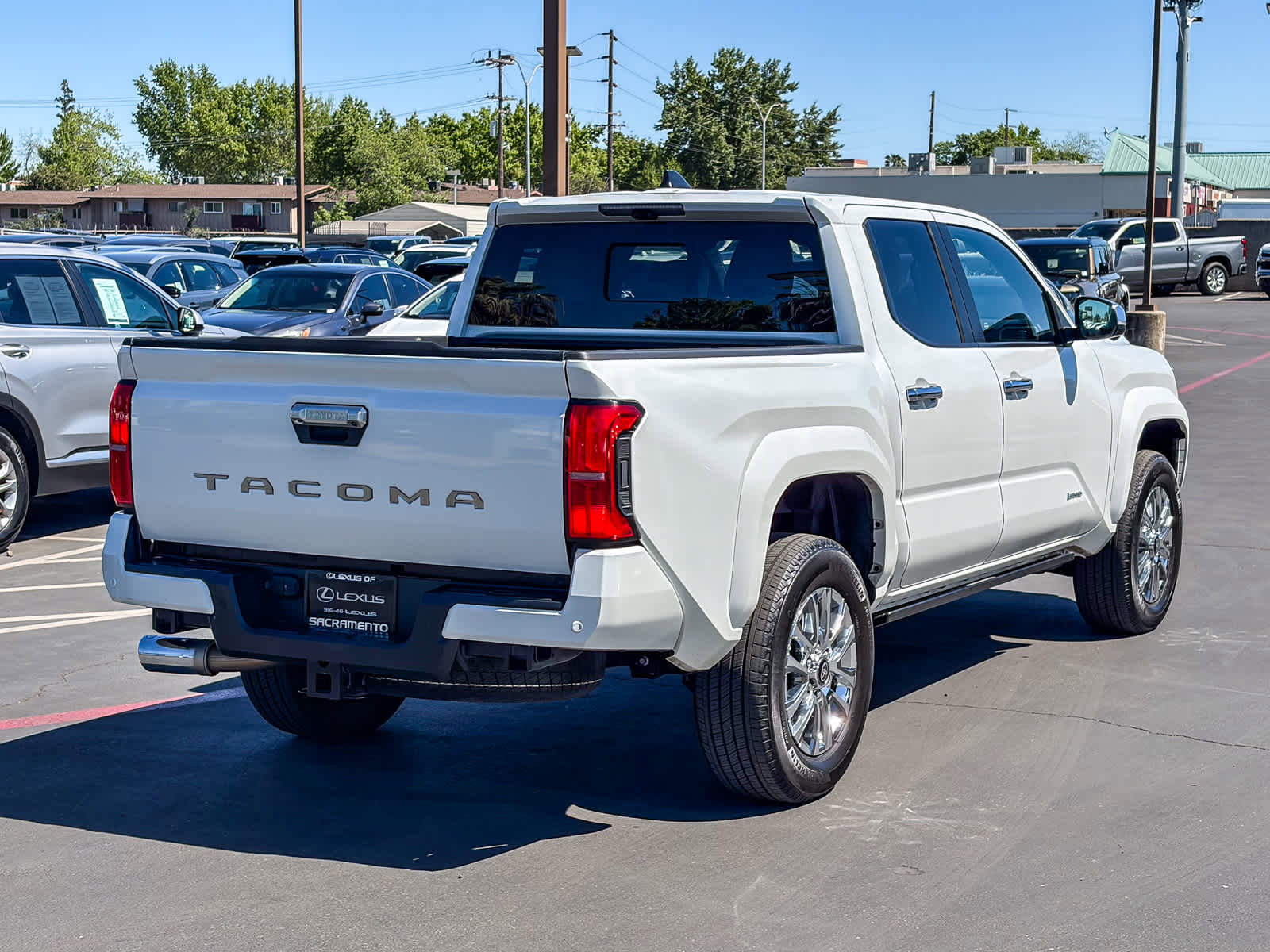 Used 2024 Toyota Tacoma Limited w/ Limited Package (LT) AWD/4WD image 4