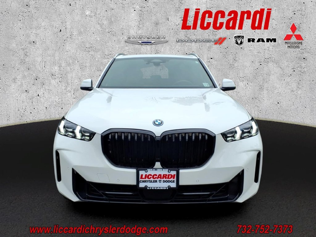 Used 2025 BMW X5 xDrive50e AWD/4WD image 2