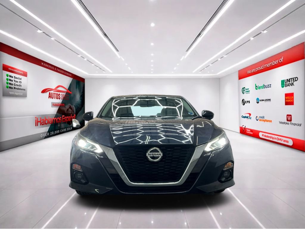 Used 2020 Nissan Altima 2.5 SV image 2