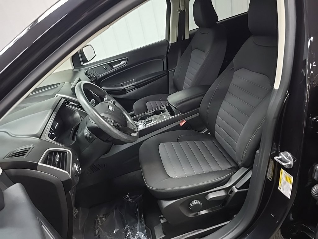 Certified 2022 Ford Edge SE w/ Black Appearance Package AWD/4WD image 19