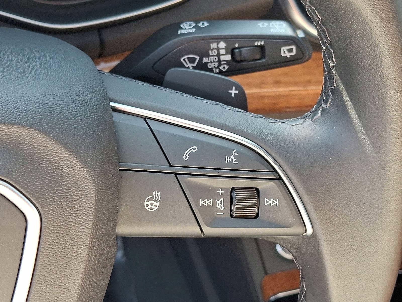 Used 2023 Audi Q5 2.0T Premium w/ Convenience Package image 18