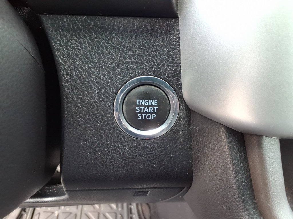 Used 2015 Toyota Highlander XLE FWD image 32