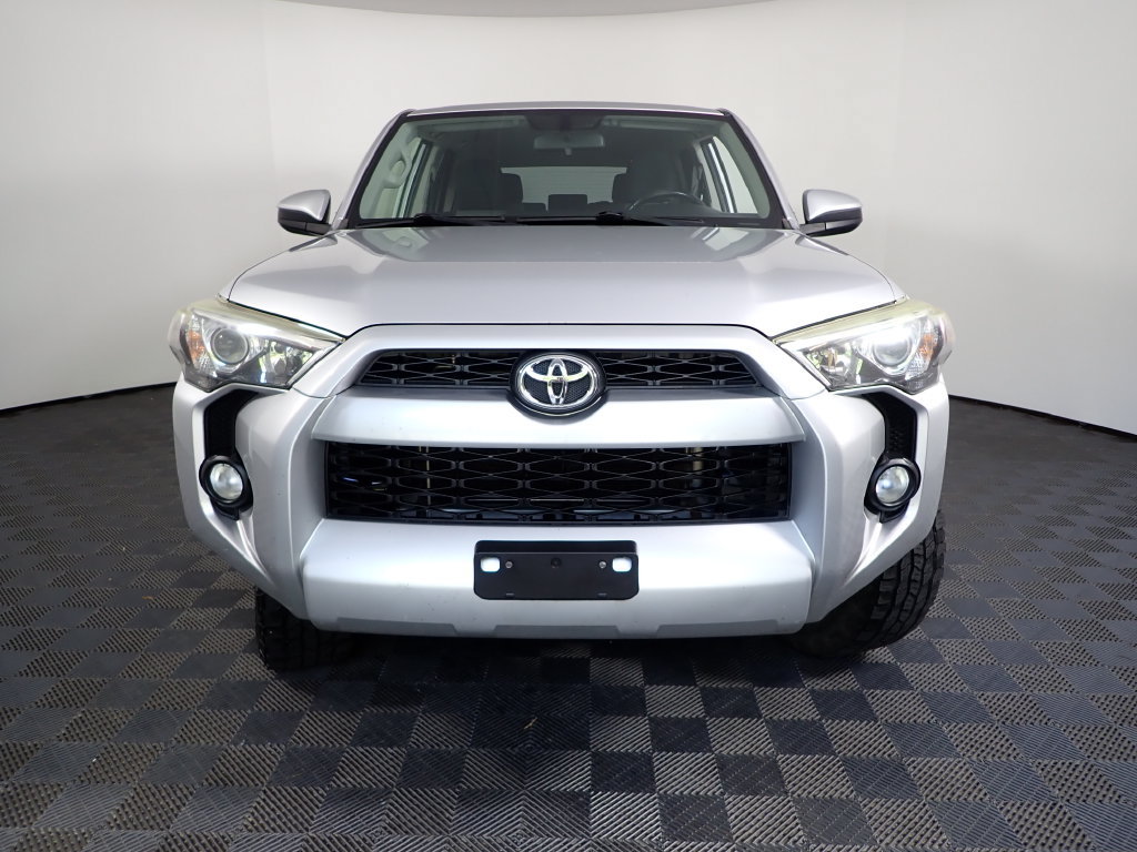 Used 2014 Toyota 4Runner SR5 AWD/4WD image 8