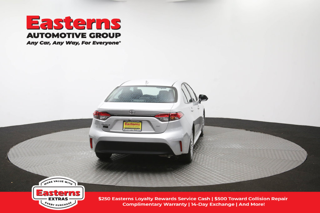 Used 2025 Toyota Corolla LE FWD image 39