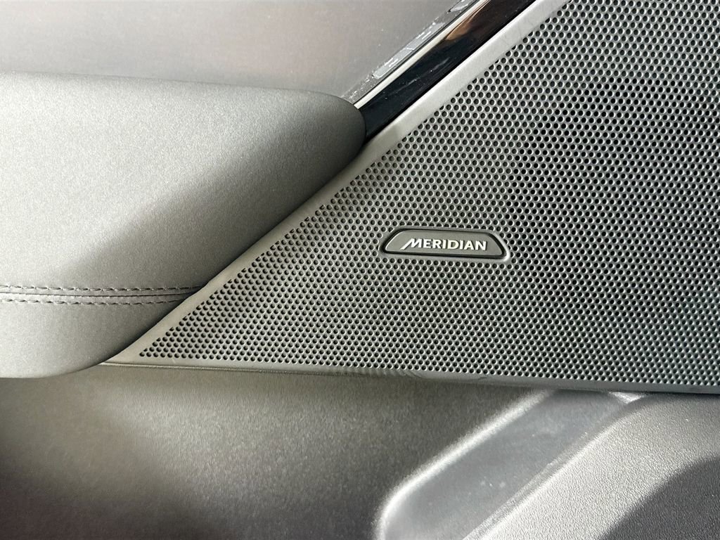 Used 2024 Land Rover Range Rover Velar Dynamic SE image 22