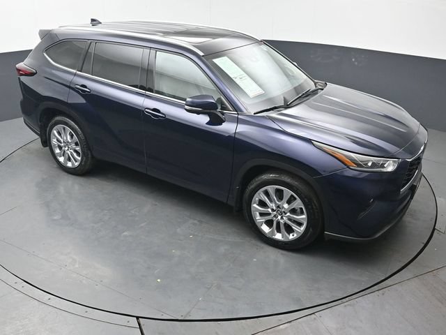 Certified 2024 Toyota Highlander Limited AWD/4WD image 44
