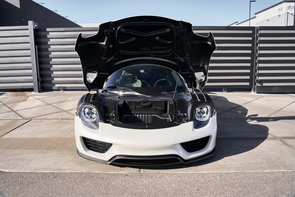 Used 2015 Porsche 918 Spyder image 27