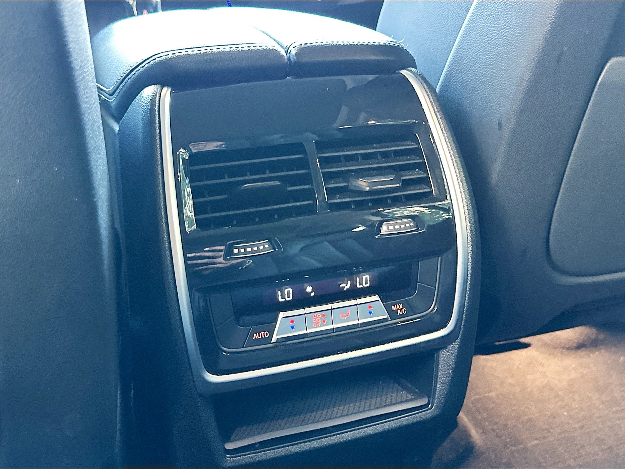 Certified 2022 BMW X7 xDrive40i w/ Premium Package image 27