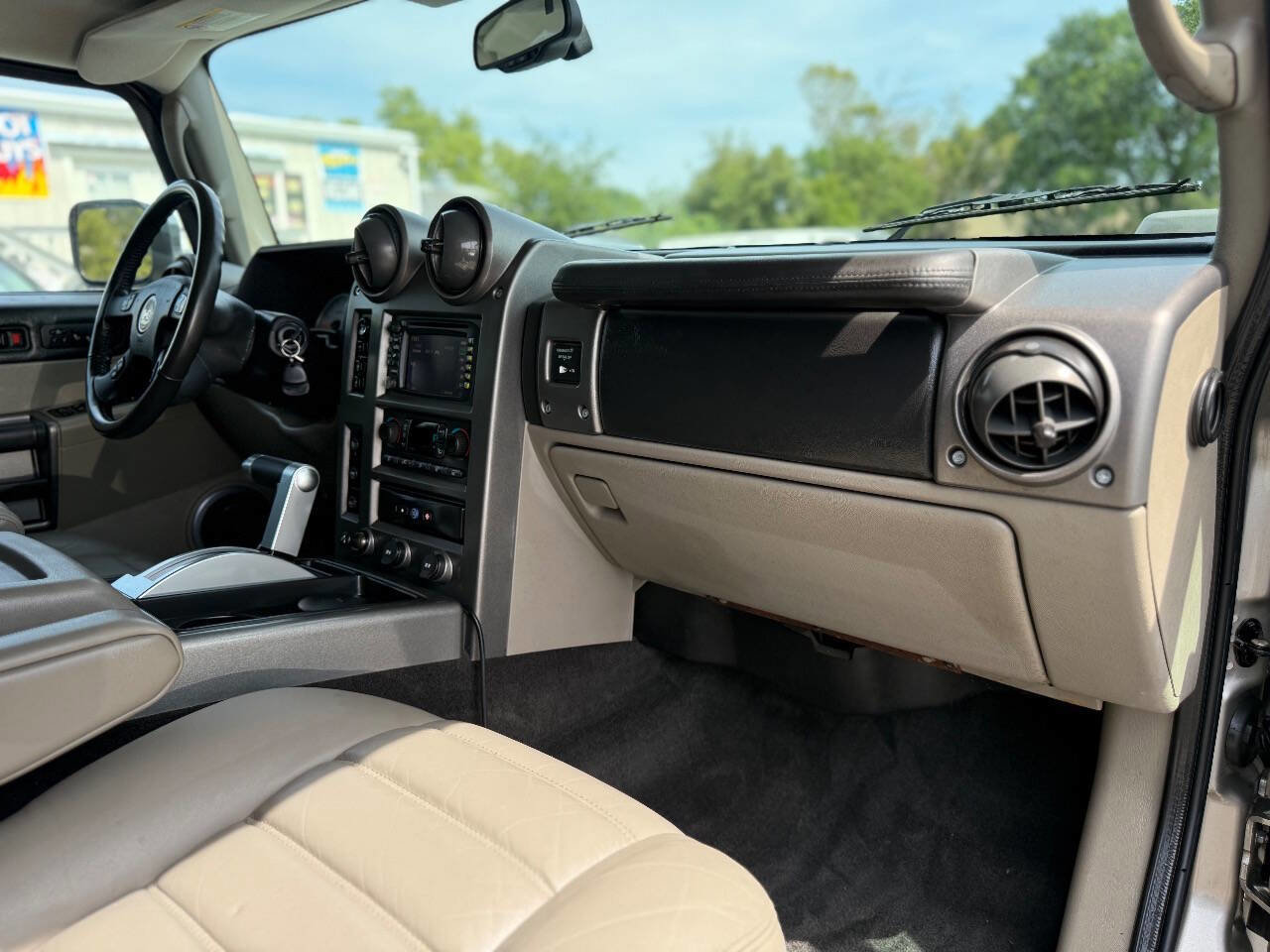 Used 2004 HUMMER H2 w/ Preferred Equipment Group image 18