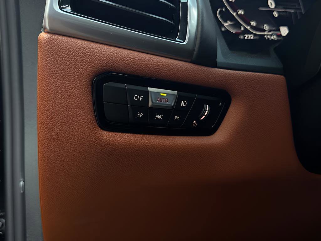 Used 2022 BMW 840i Coupe w/ Driving Assistance Package image 18