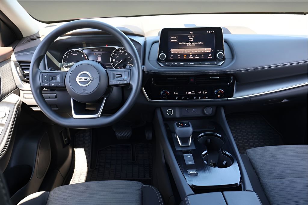 Used 2021 Nissan Rogue SV FWD image 13