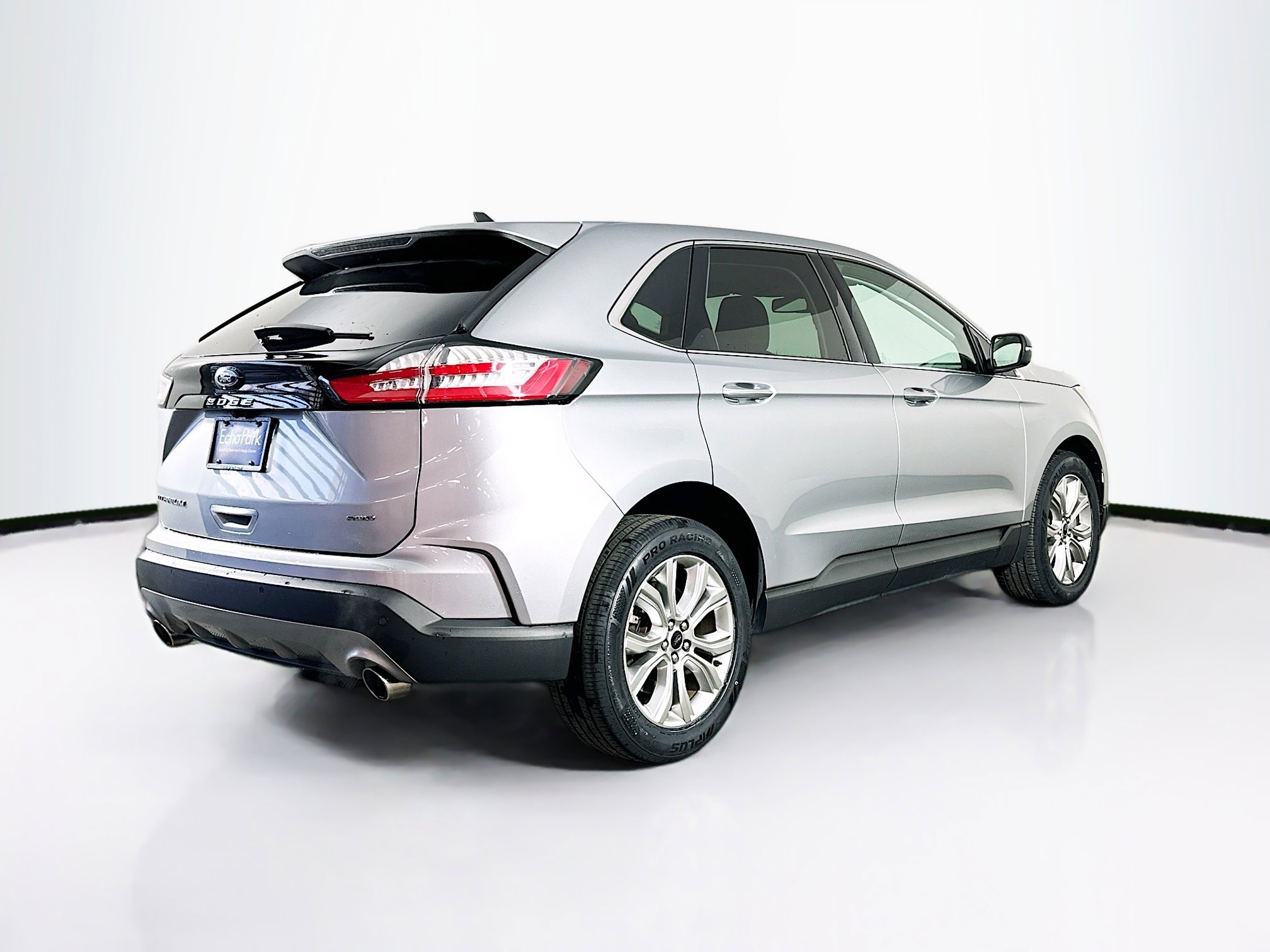 Used 2024 Ford Edge Titanium image 9