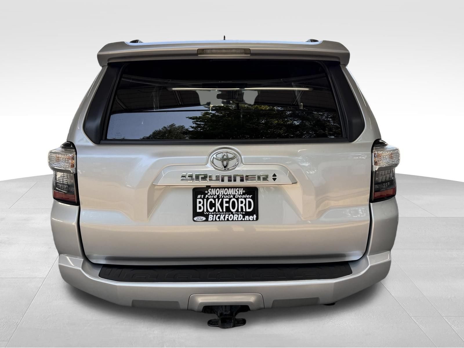 Used 2022 Toyota 4Runner SR5 Premium w/ Moonroof Package AWD/4WD image 6