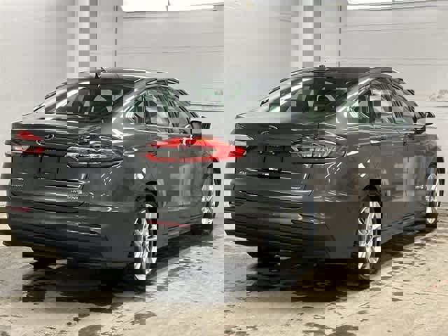 Used 2019 Ford Fusion SE image 32