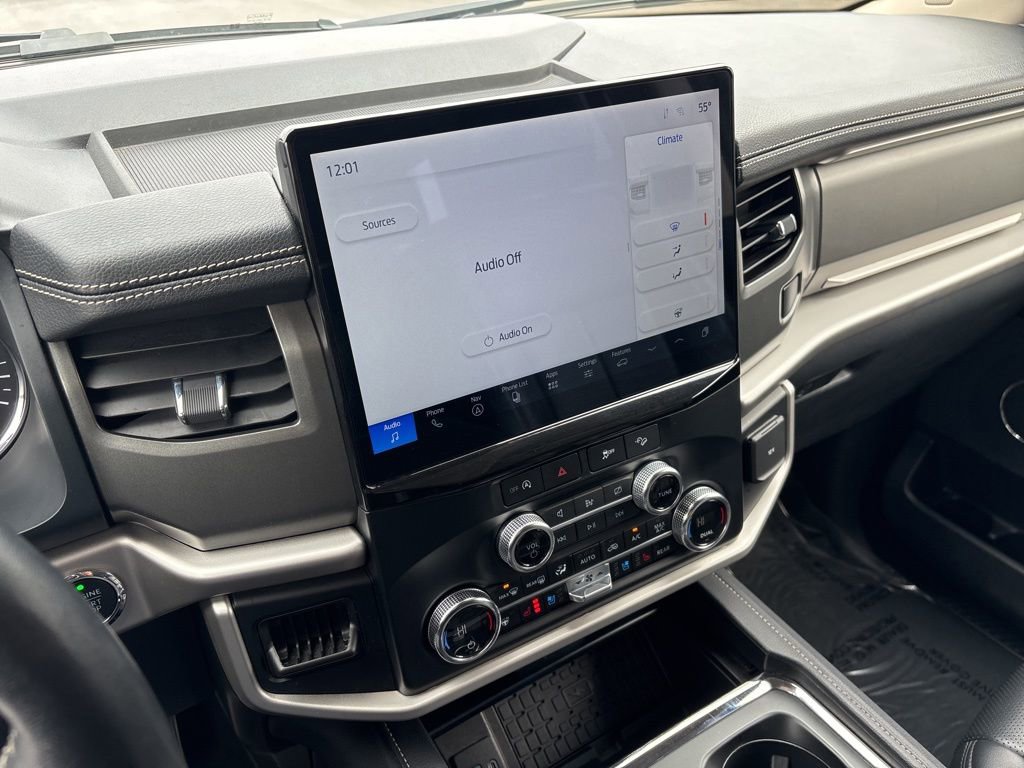 Used 2024 Ford Expedition Max XLT image 18