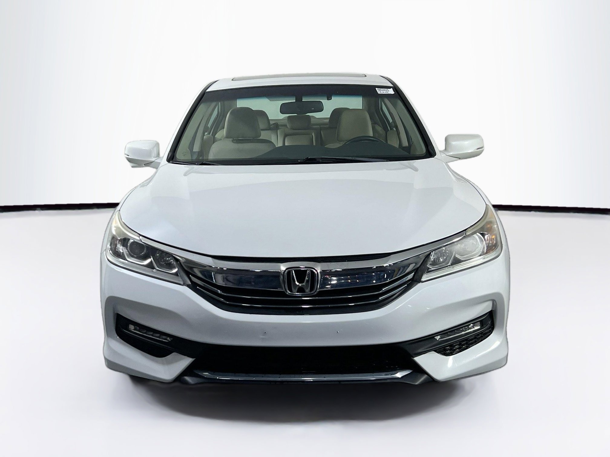 Used 2017 Honda Accord EX-L image 2