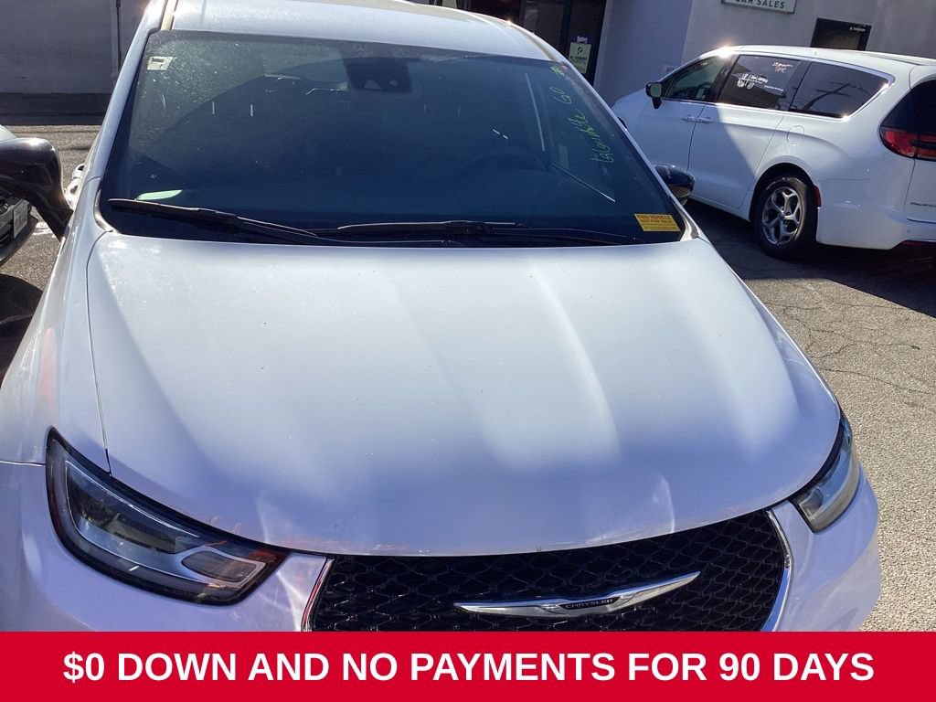 Used 2025 Chrysler Pacifica Select FWD image 6